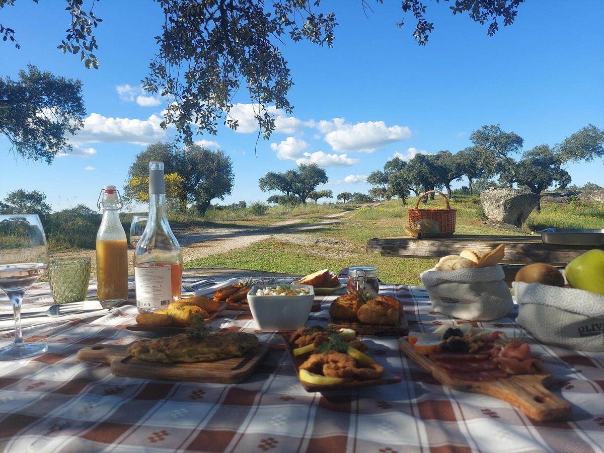 Herdade da Rocha - Regional Picnic – Crato, Alentejo